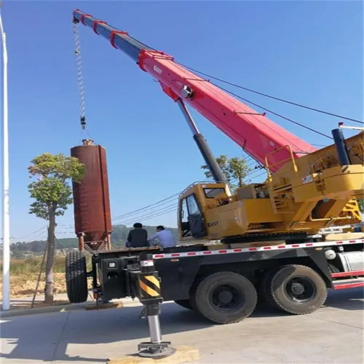 青岛市北专业吊车租赁多少钱