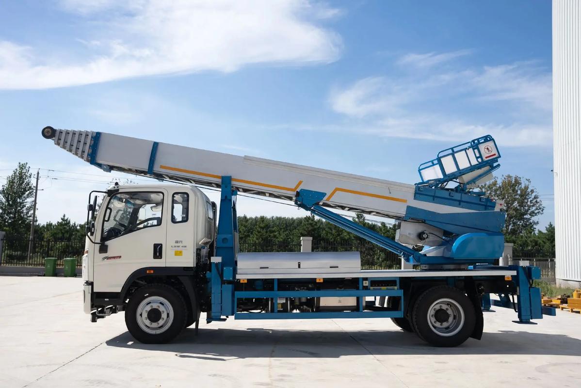 青岛市北云梯上料车租赁费用