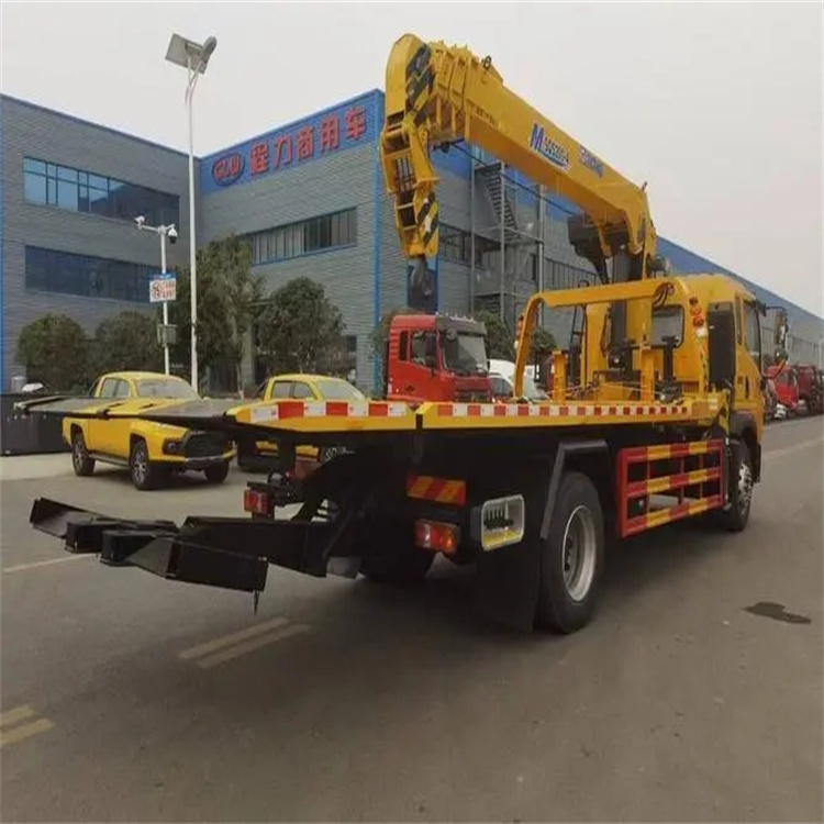 青岛市北附近小随车吊出租电话，轻松解决搬运烦恼