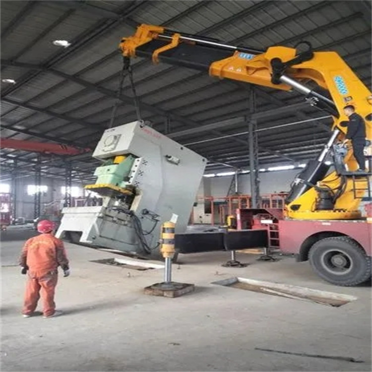 青岛市北80吨折臂吊车出租附近电话