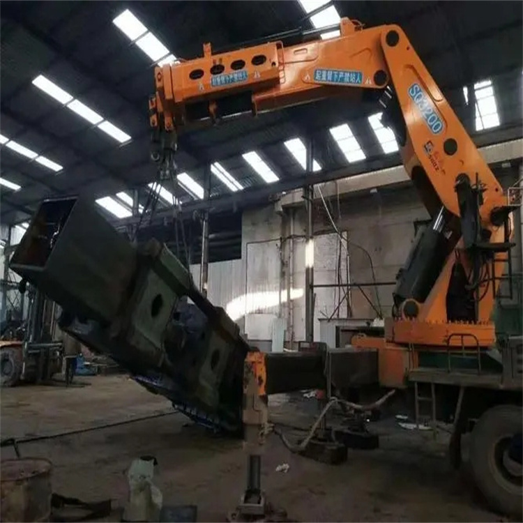 青岛市北130吨折臂吊车出租吊机租赁附近电话