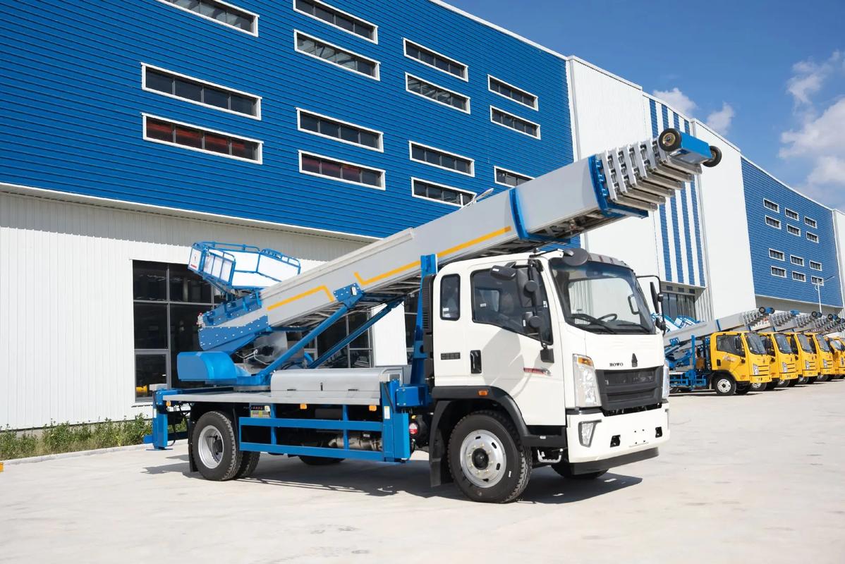 青岛市北出租云梯车高空作业车 建筑垃圾搬运