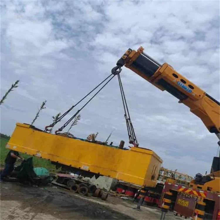 青岛市北随车吊吊集装箱怎么吊